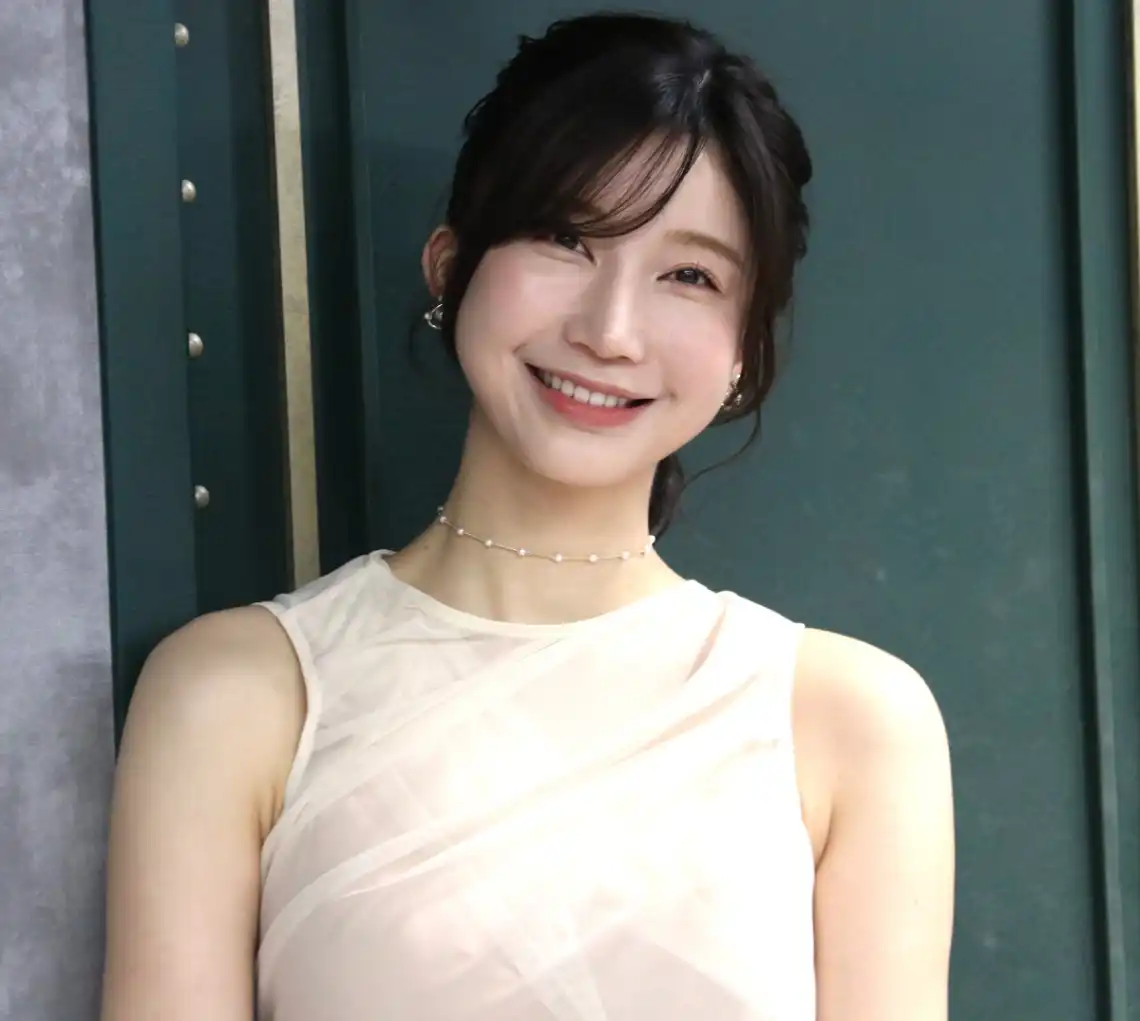 Yuuka Ogura:Enjoying her time off in sunglasses and a swimsuit, she's the talk of the town with comments like "nice body" and "seriously perfect"