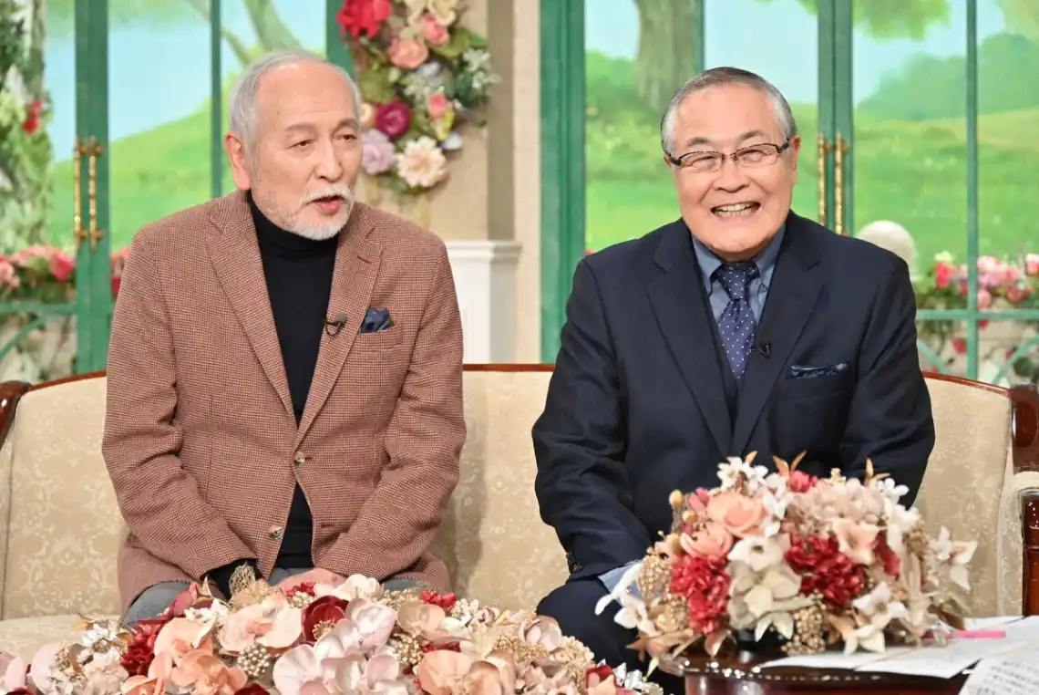 1月27日に放送される「徹子の部屋」に出演する村井國夫さん（左）と小野武彦さん＝テレビ朝日提供