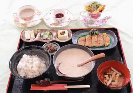 サービスランチ（税込3,000円）