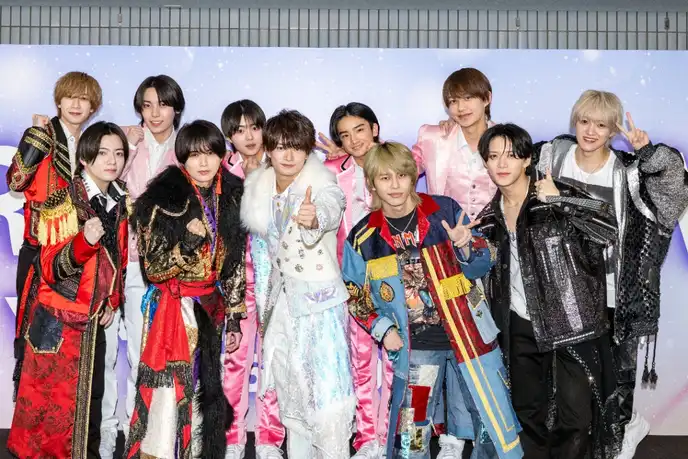 「ジュニア STAR to FESTIVAL 2026」の取材に応じた（左から）永岡蓮王さん、西村拓哉さん、阿達慶さん、井上瑞稀さん、宮岡大愛さん、浮所飛貴さん、山岸想さん、矢花黎さん、千井野空翔さん、黒田光輝さん、元木湧さん
